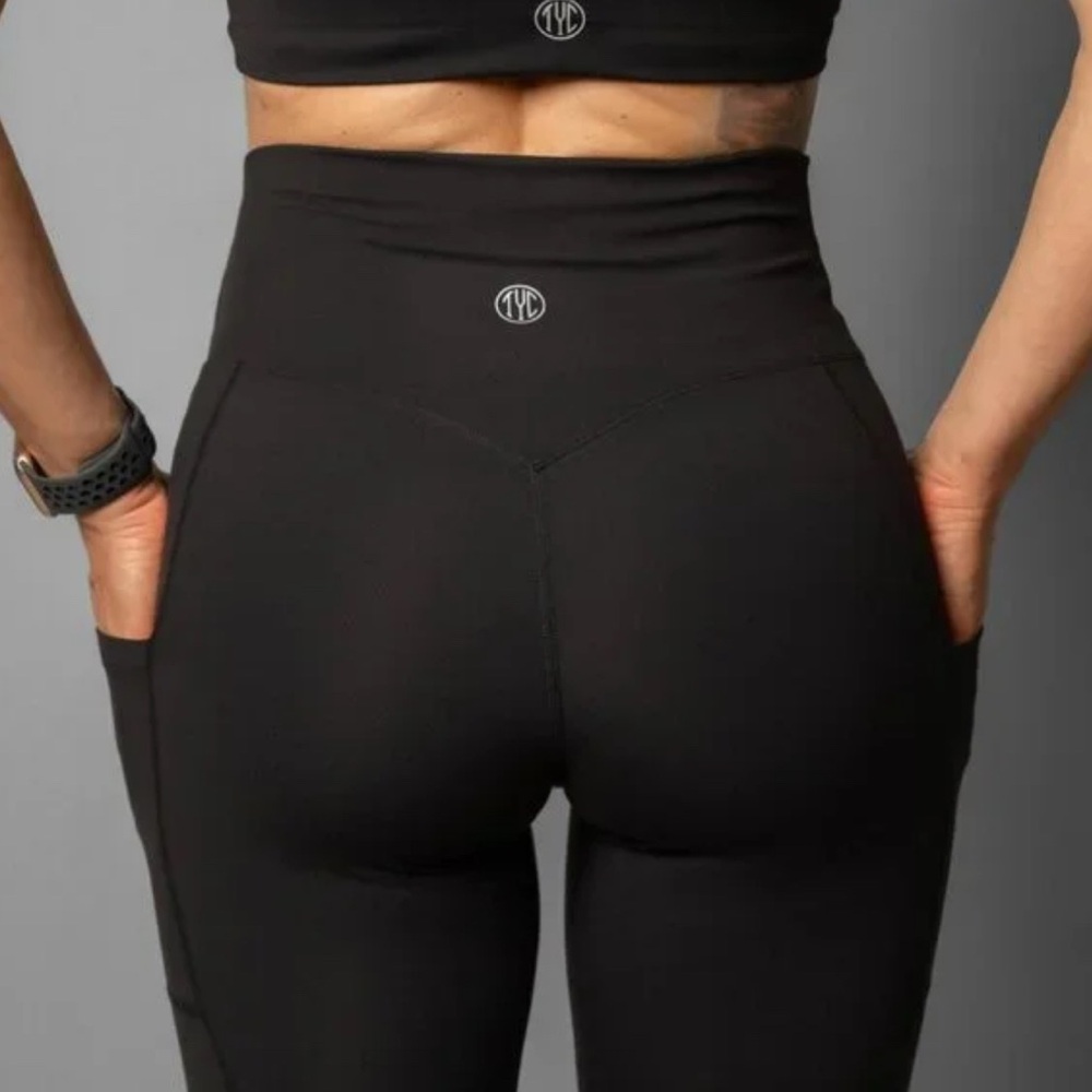 Til You Collapse Black Capris XS